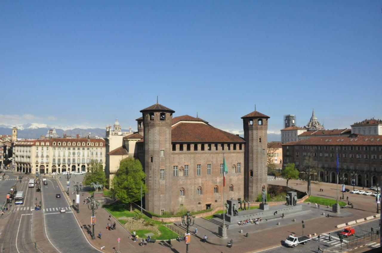 Mansarda In Piazza Castello Turim Exterior foto